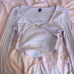 SHEIN Lilac Ribbed Long Sleeve Cropped Top with Gold Clasp